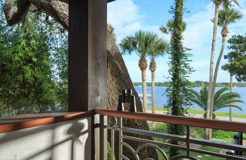 Black Dolphin Inn | Official Website, Best Rates | 916 S Riverside