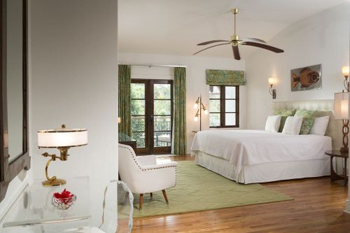 Black Dolphin Inn | Official Website, Best Rates | 916 S Riverside
