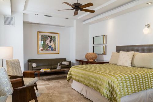 Black Dolphin Inn | Official Website, Best Rates | 916 S Riverside