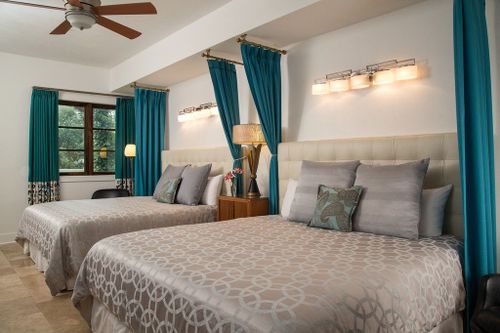 Black Dolphin Inn | Official Website, Best Rates | 916 S Riverside